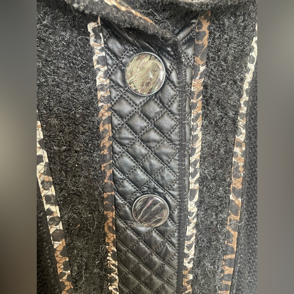 Vintage Monroe & Main Quilted Faux Leather Trim animal print Cardigan Jacket - Picture 5 of 16